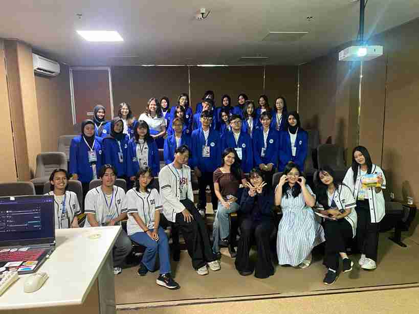 Foto Bersama Setelah Pembekalan